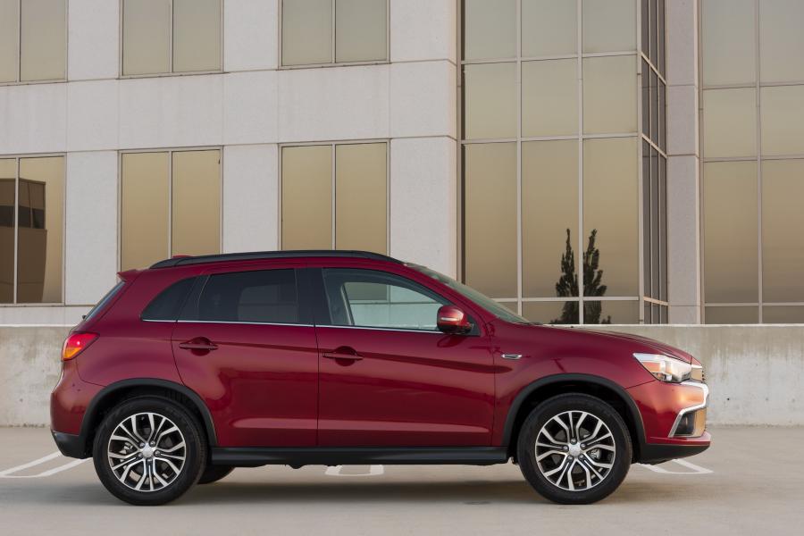  Mitsubishi Outlander Sport GT 2016 года  (фото 20 из 26)